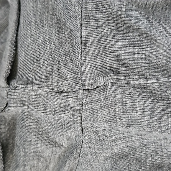 Maurices "I Don't Winter Well" Gray V-neck Short Sleeve Tee - Picture 9 of 15